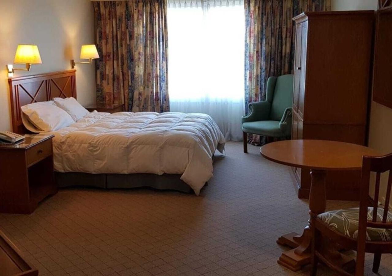Paradores Austral Bahía Blanca Екстериор снимка